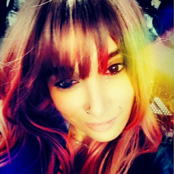 Meet your Posher, Maegan - Picture 3 of 4